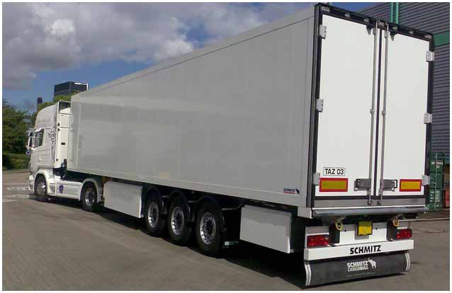 radio controlled articulated lorry